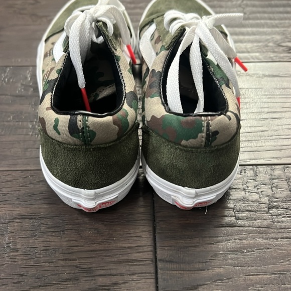 VANS, “off the wall” kids shoe, Size 3, army green suede and camo design - Picture 6 of 6